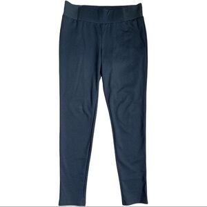 Apt. 9 size medium pants black pants with spandex, fitted, flattering